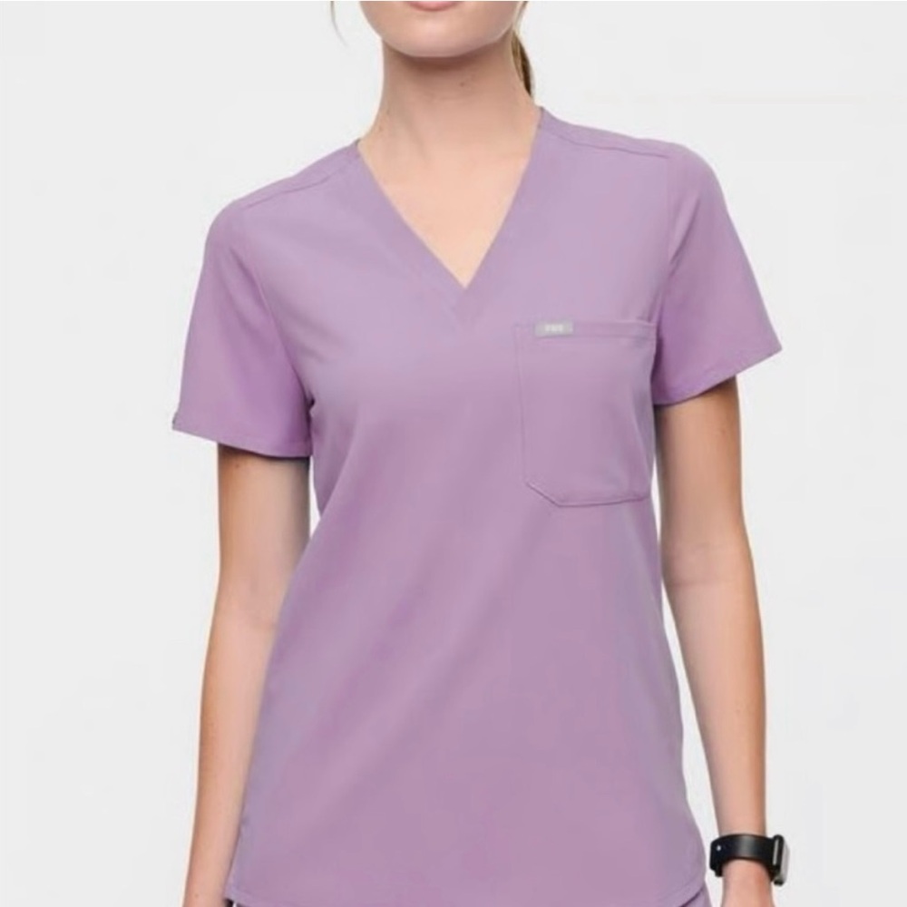 Figs XS Women's Catarina Scrub Top in Lavender Dew